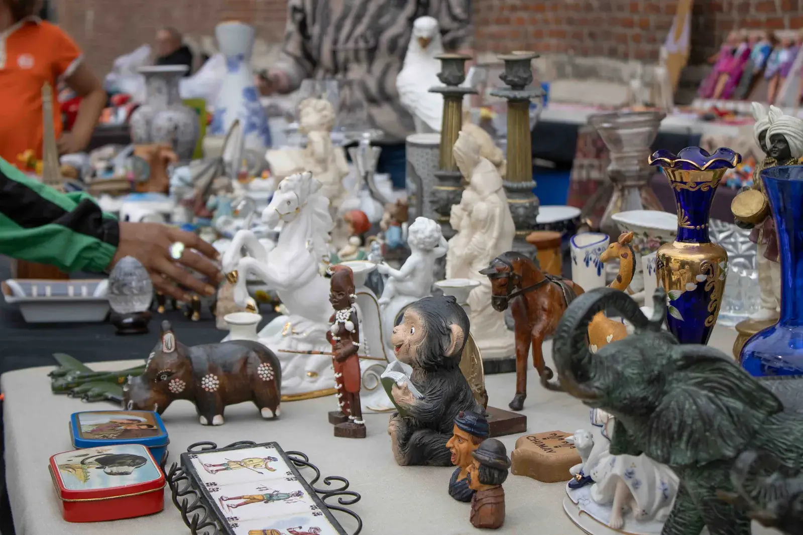 foto van de rommelmarkt